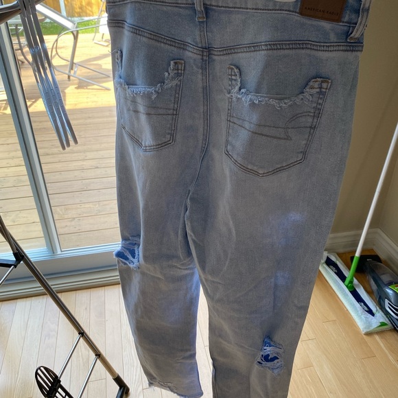 mom jeans, american eagle - Picture 2 of 5